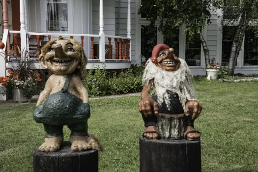 Here are two fabulous reasons to put up fencing instead of arguing with the neighbors: Mt Horeb's Main Street is the home of fifteen life sized trolls.