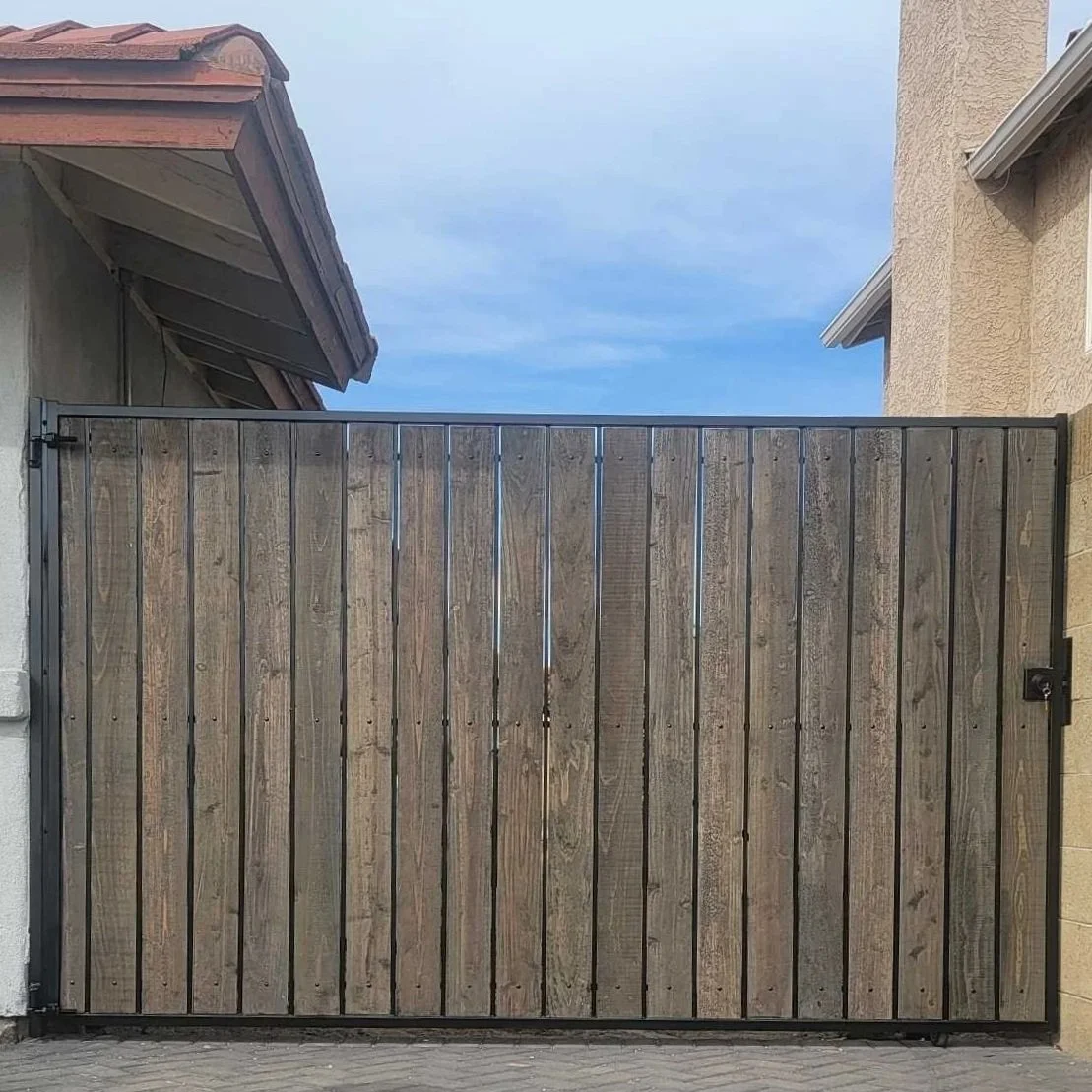 What a New Privacy Fence Adds to Backyard Living Spaces