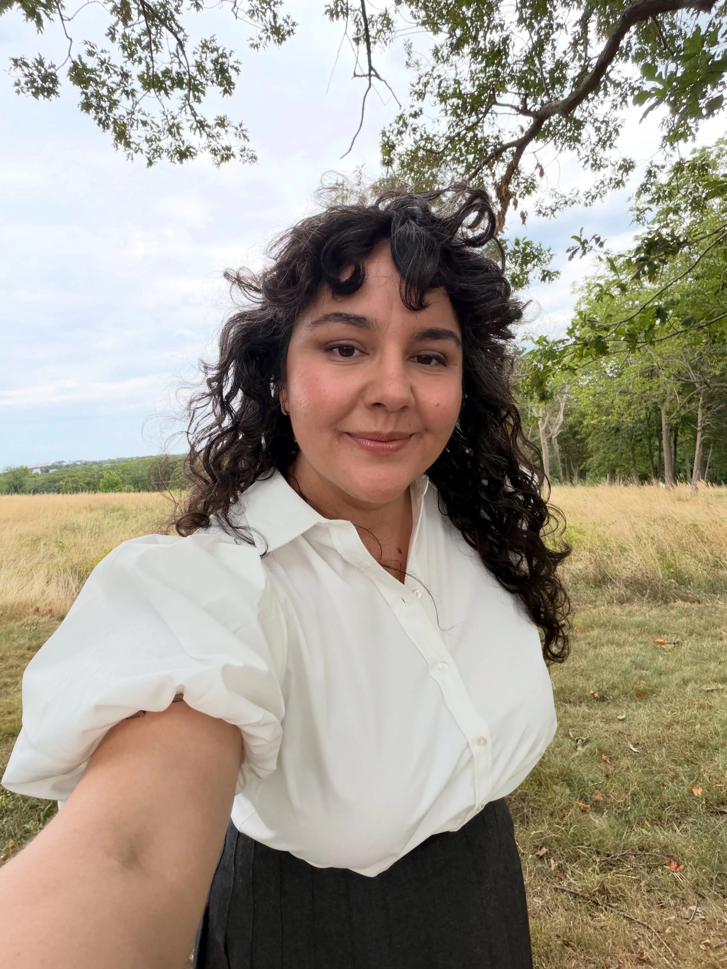 &ldquo;take a hike,&rdquo; she said! &ldquo;it&rsquo;ll be fun,&rdquo; she said! (it actually will be!) spots are still available for my Scenic Songs adventure this Saturday, Sept 19 with @clubpassim &amp; @thetrustees! I&rsquo;ll swap my swords for 