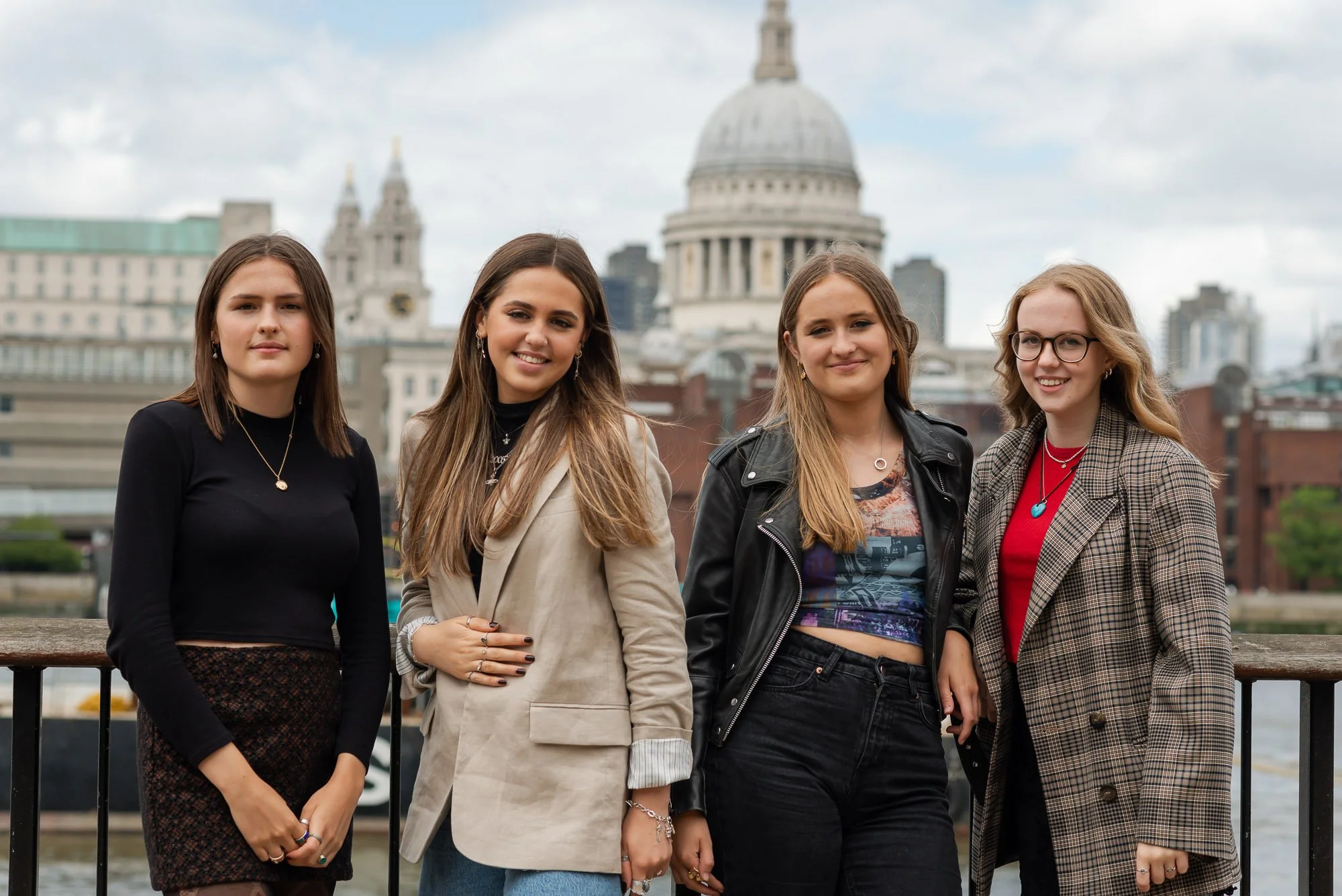 teen-portrait-london-south-bank-photography-london-outdoor.jpg