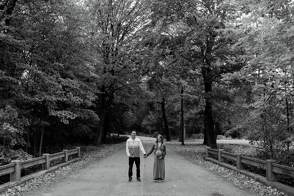 forest preserve chicago maternity photos, chicago portrait photographer, illinois portrait photographer, chicago forest preserve