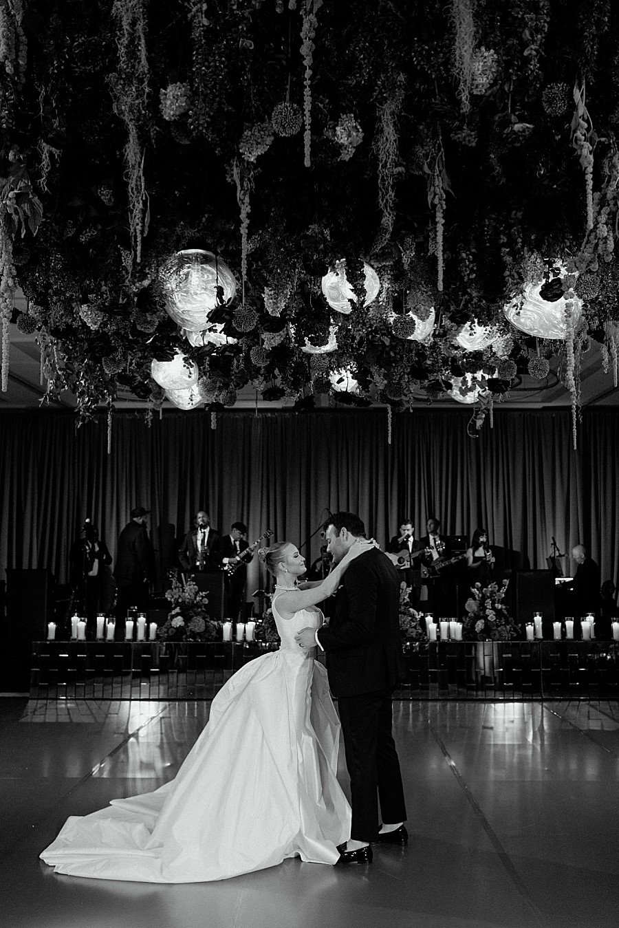 Four Seasons Hotel Chicago wedding venue, floral installation four seasons hotel, hanging floral installation wedding, Chicago wedding venues, Chicago wedding photographer