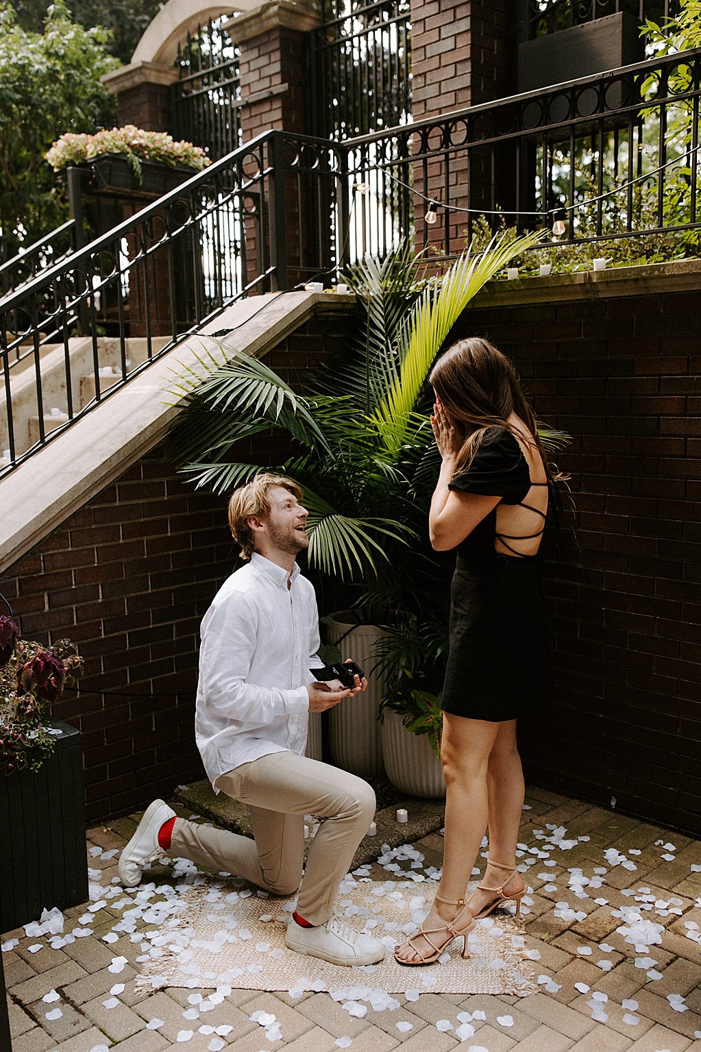 old town chicago proposal, chicago proposal photographer, chicago wedding proposal photos, chicago wedding photographer, chicago portrait photographer