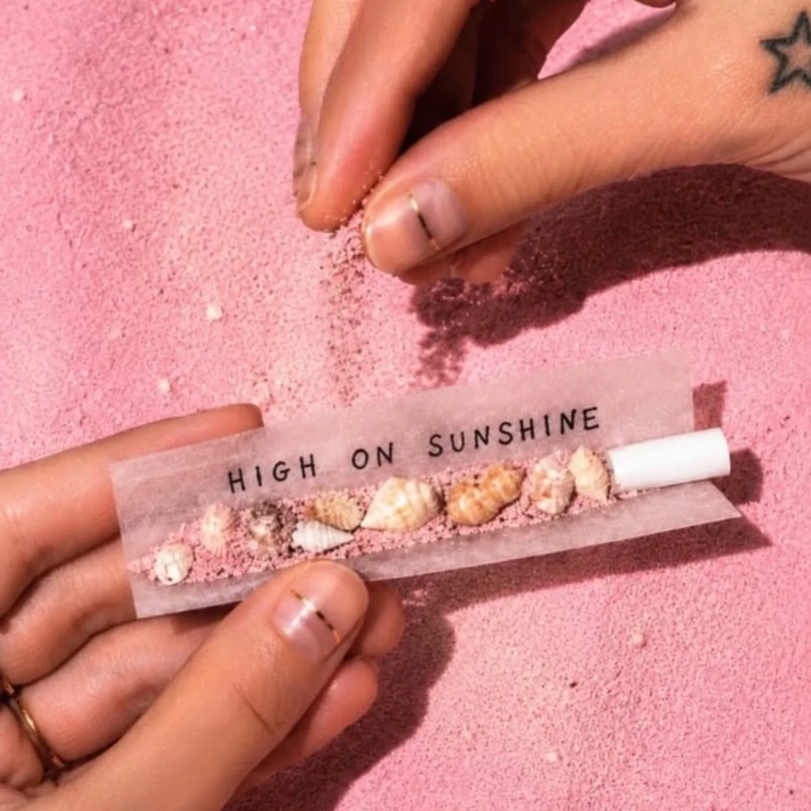 Its chilly in Sydney right now, huh? While you dream about Summer, book in your tan now and we can at least glow likes it Summer✨ try mobile at home and stay toast.
✨
#sydneywinter 
#spraytanningsydney 
#mobilespraytanningsydney 
#selfcareeveryday