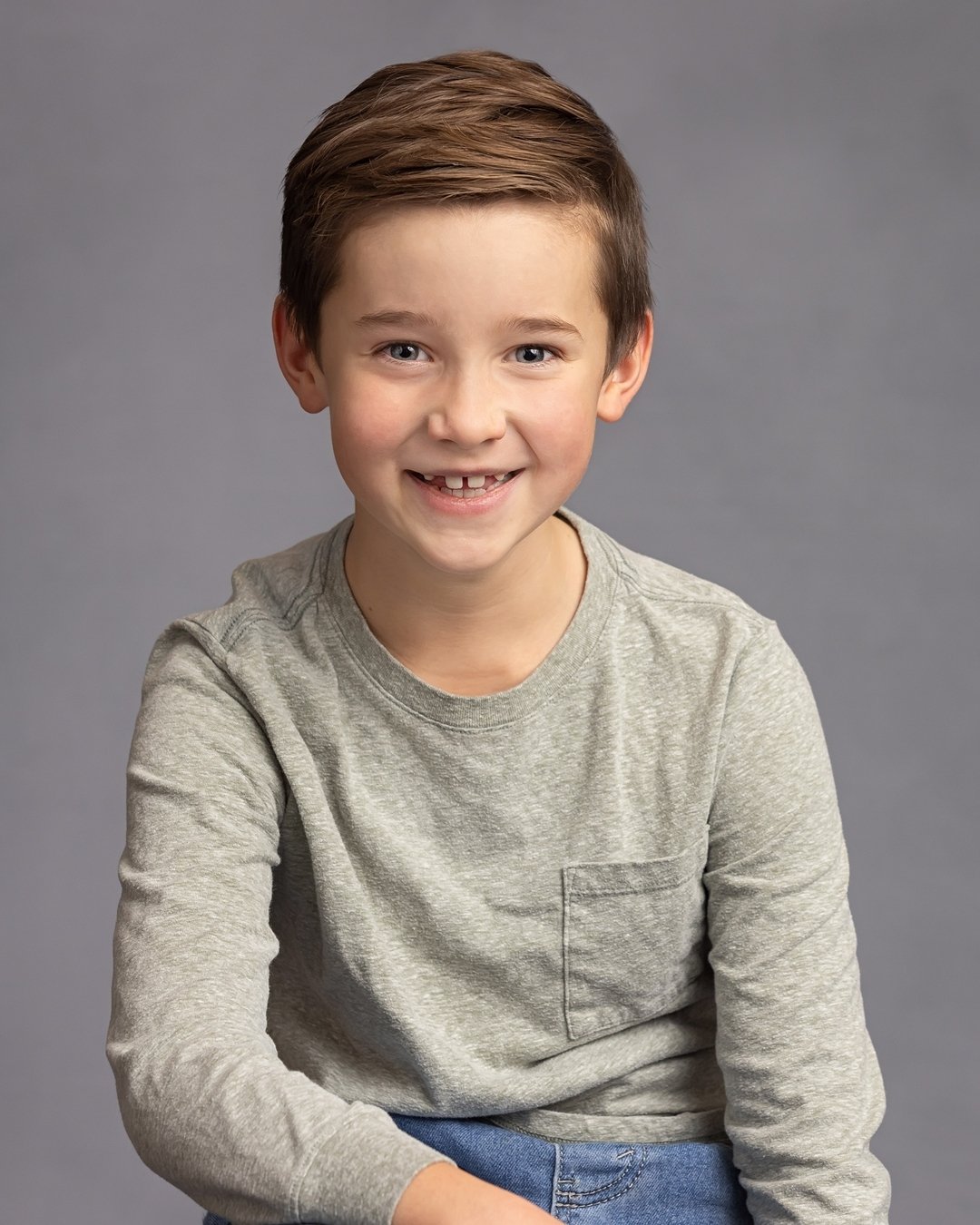 📸 Capturing the essence of your child with an authentic headshot is my passion! Whether they are needing updated professional portraits for their modelling portfolio, sports profile or needing to replace those not-so-authentic school photos😉, I'm h