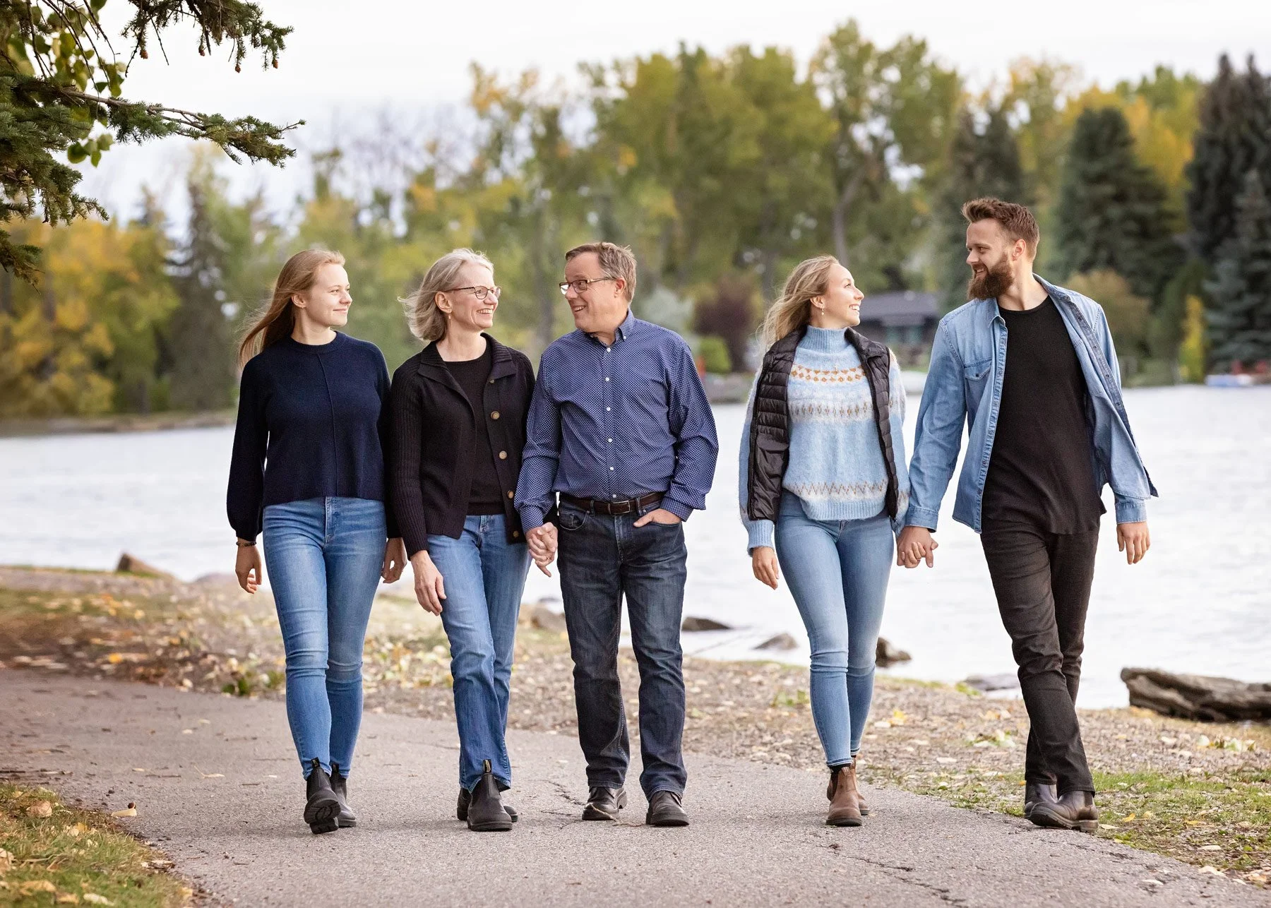 Family photo session by the lake at Lake Bonavista in autumn