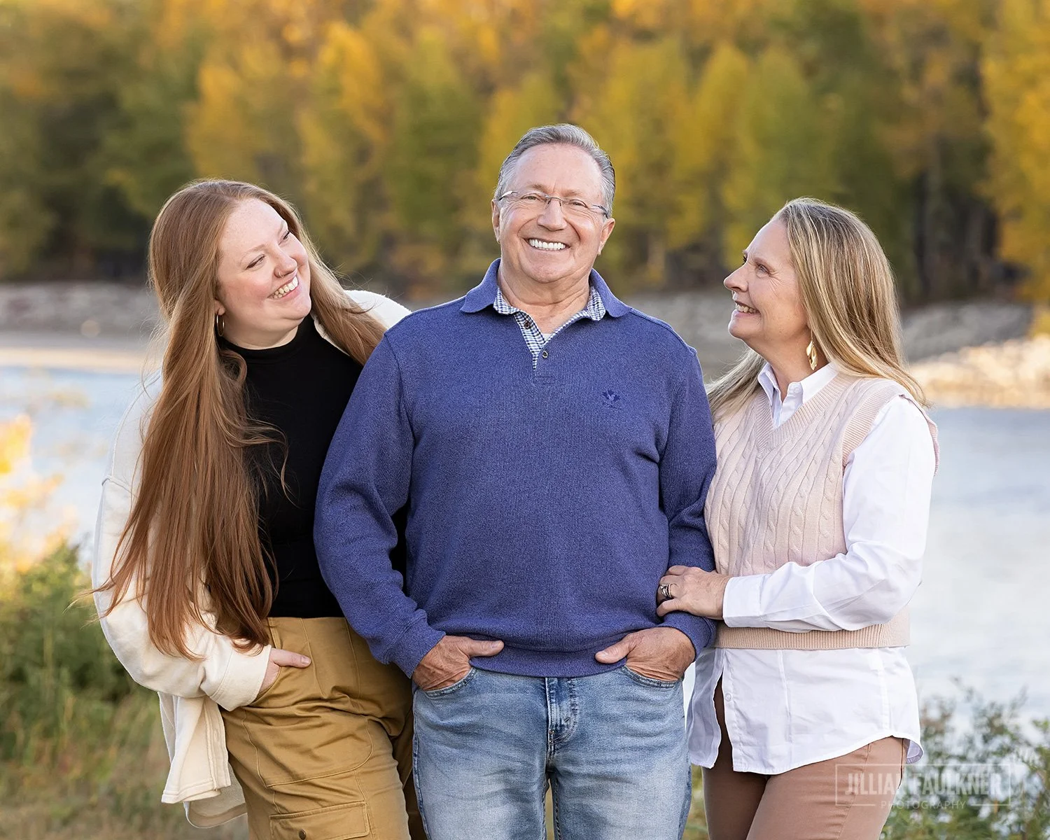 fall family pictures at Baker Park