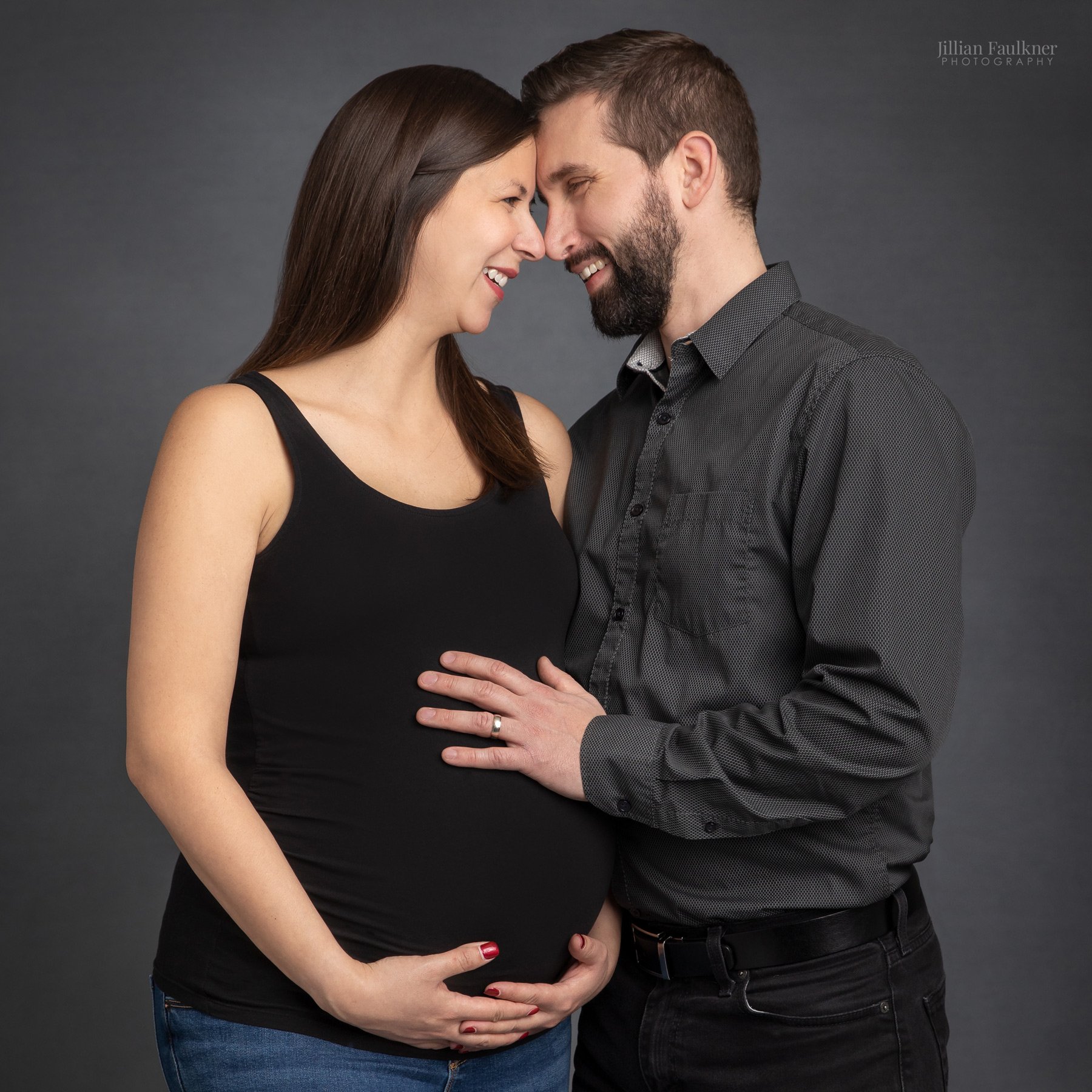 Everything You Need to Know Before Your Maternity Photography Session