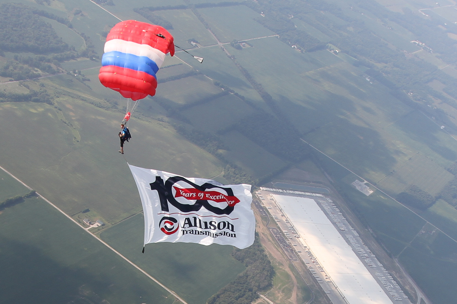 Our pro-rated skydivers bring impact to your event. 