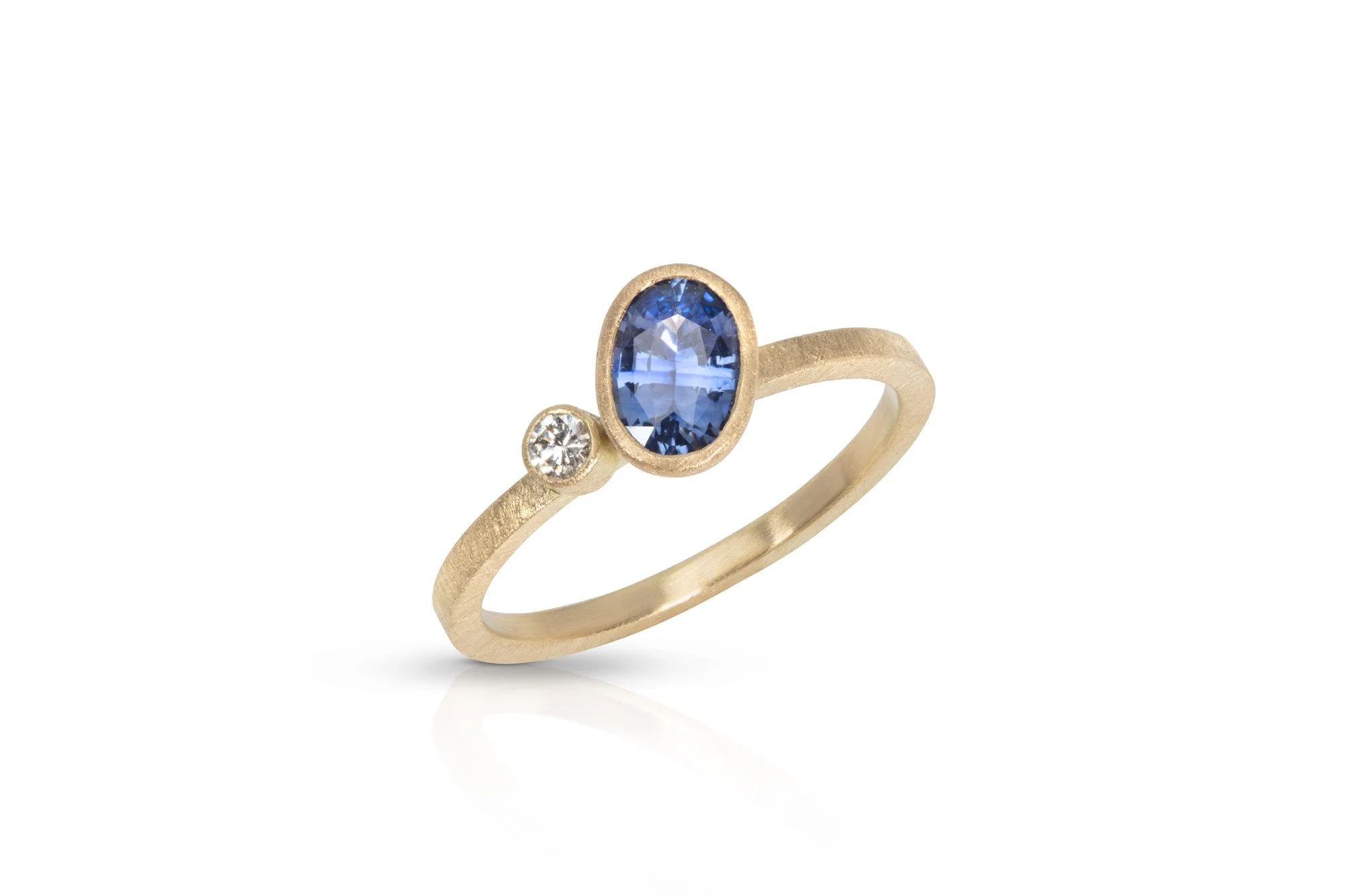 Oval Blue Sapphiure Asym Ring S.jpg