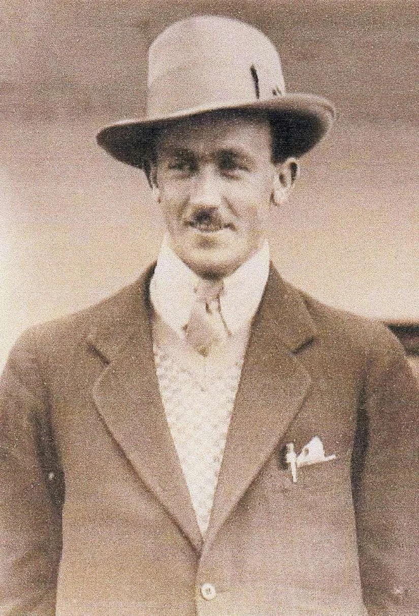 man-in-hat-portrait-1927.jpg
