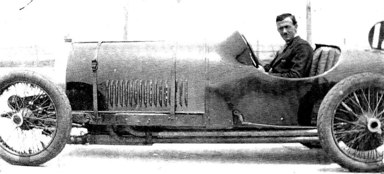 man-in-race-car-1927.jpg