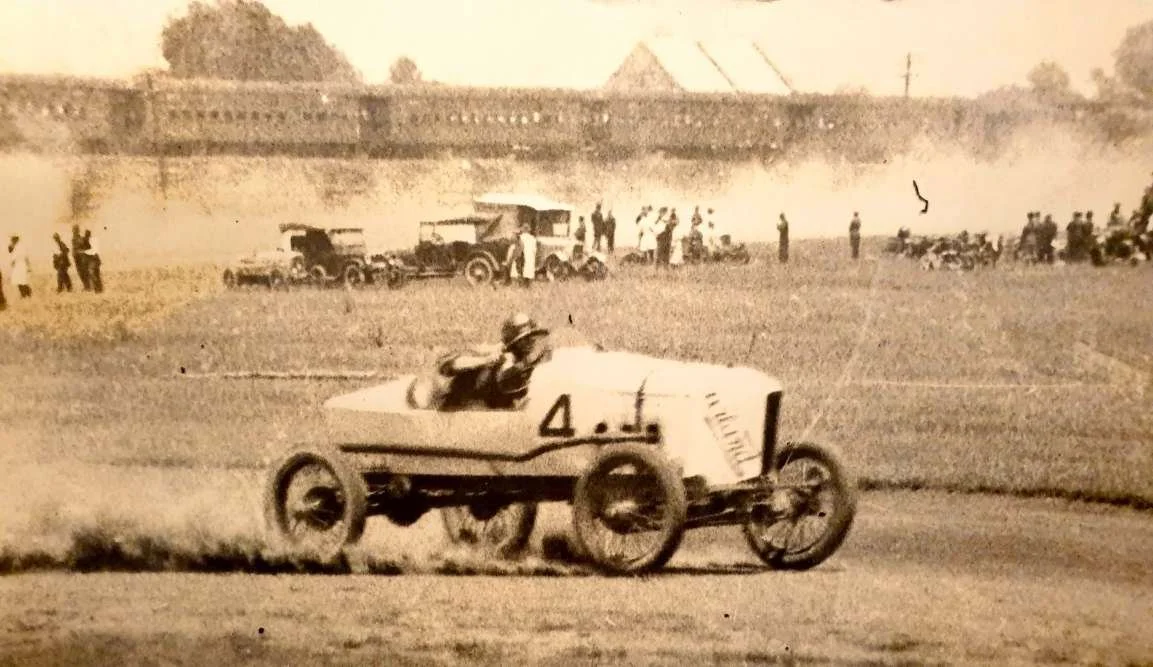 race-car-4-action-1927.jpg