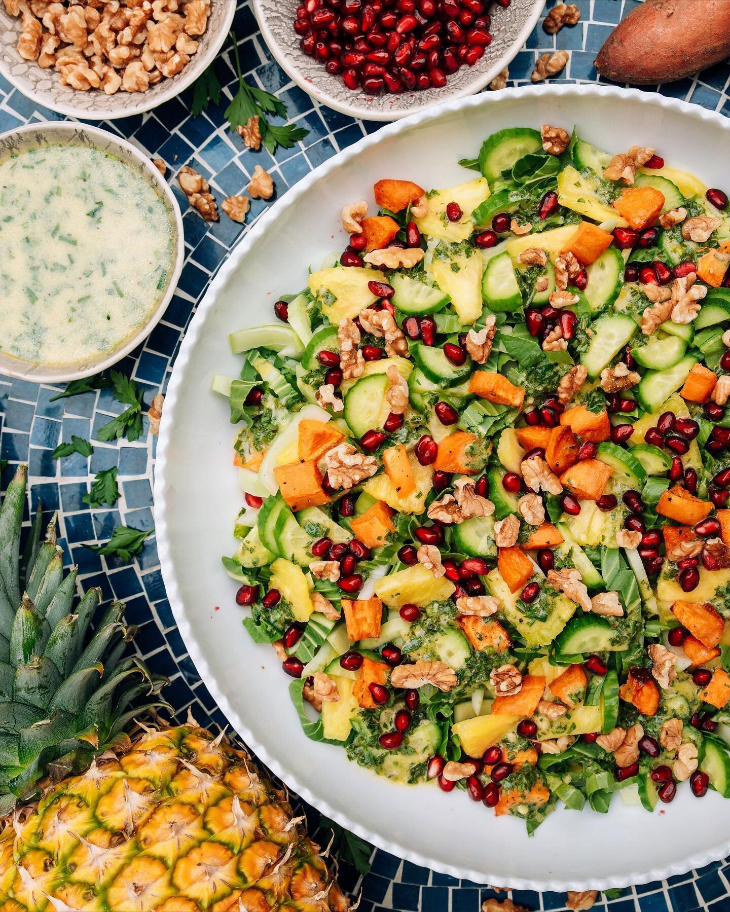⭐️Happy 4th of July!⭐️I wanted to share this refreshing summer Pineapple Bok Choy Salad that would be a delicious salad option for a 4th of July bbq, or just to enjoy on any warm summer day 🌞 This recipe is by @revive_with_rivkah , photo by me @aria