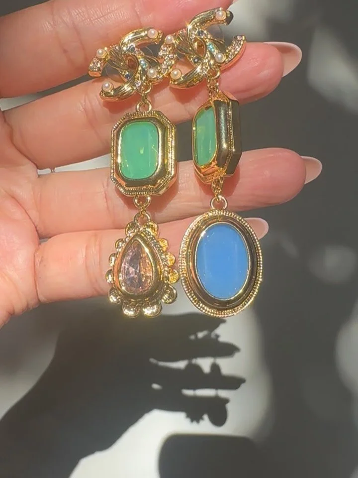 Just got in these mint condition super rare authentic vintage 1990s Chanel Paris amazing costume earrings! 2.5&rdquo; long, I&rsquo;m in love! DM to claim $500 shipped! Zelle Venmo PayPal friends family. Channeling my inner super model ✨ #vintagechan