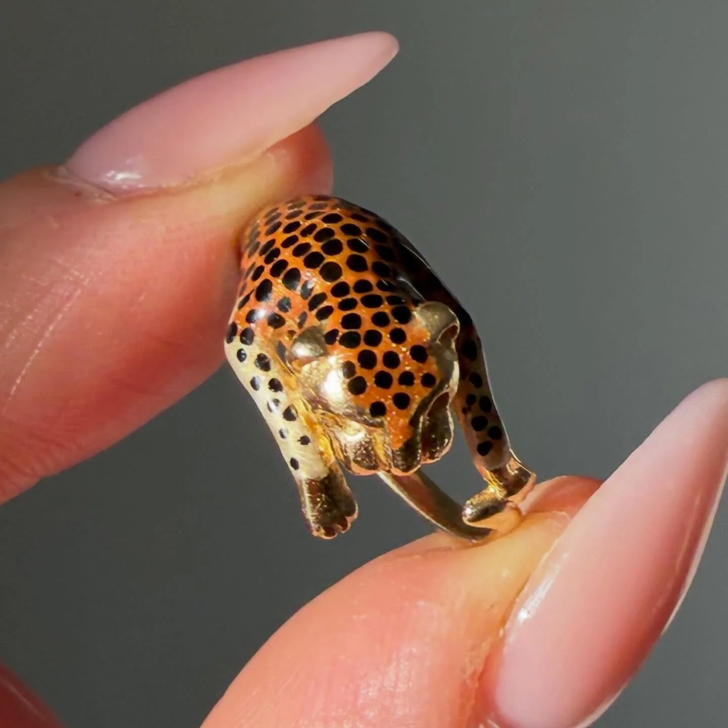 The perfect prezzie for any crazy cat lady 🐆🎁🎄 Vintage 14K enamel cheetah wrap ring online now! 650 Zelle / 710 website, DM me or link in bio/tap post to shop!