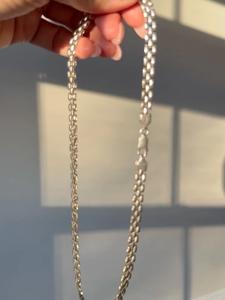 In love with this vintage c1970s Italian sterling silver 17&rdquo; long panther link necklace 🇮🇹🪩 6mm wide, 24.5 grams. Not online! DM to claim $230 shipped, Zelle Venmo PayPal FF #pantherlink #italiansterlingsilver
