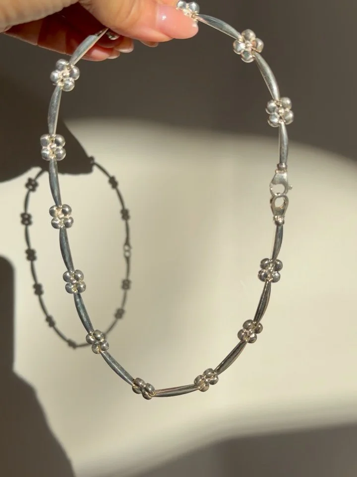 Found y&rsquo;all another vintage Italian sterling silver Milor set of flower link necklace and bracelet! 🌸🇮🇹 Necklace: 7.25&rdquo; long, 10mm, 37 grams, 380 shipped. Bracelet: 7.25&rdquo; long, 10mm, 11 grams, 210 shipped. DM to claim! Zelle Venm