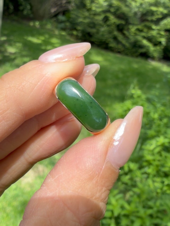 A gorgeous vintage c1970s 14K natural jadeite east west saddle band 💚 Size 6. DM to claim 950 shipped pre list pricing, Zelle Venmo PayPal FF / or 1015 website cc link. The chubby vintage 14K nephrite jade donut eternity is 685, size 6.25  #jadesadd