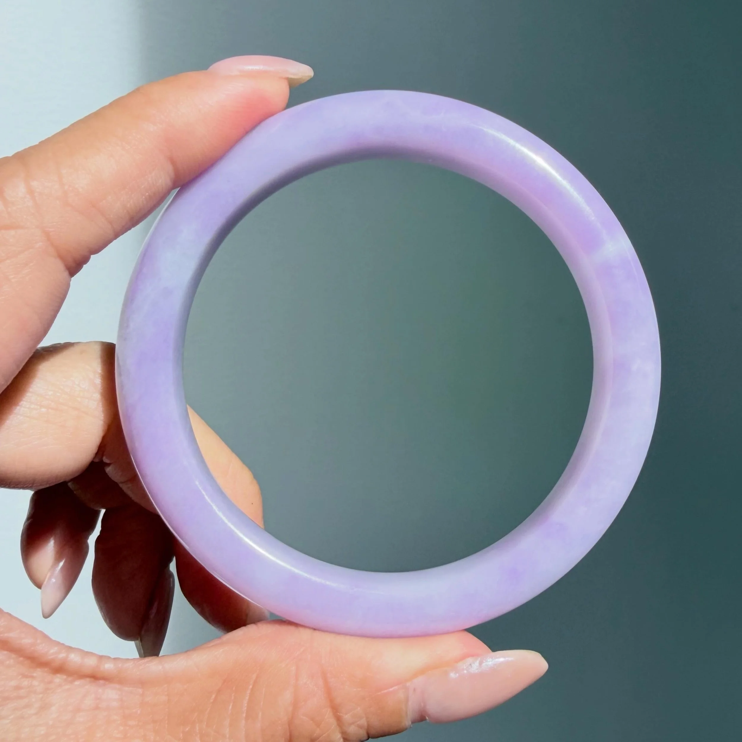 The prettiest natural untreated lavender jadeite jade vintage c1980s 58mm, 9mm wide bangle. Best fits a 6.5-7&rdquo; wrist circumference 💜 Not online! DM to claim 375 shipped pre list pricing via Zelle Venmo PayPal FF, or 400 website cc link #lavend