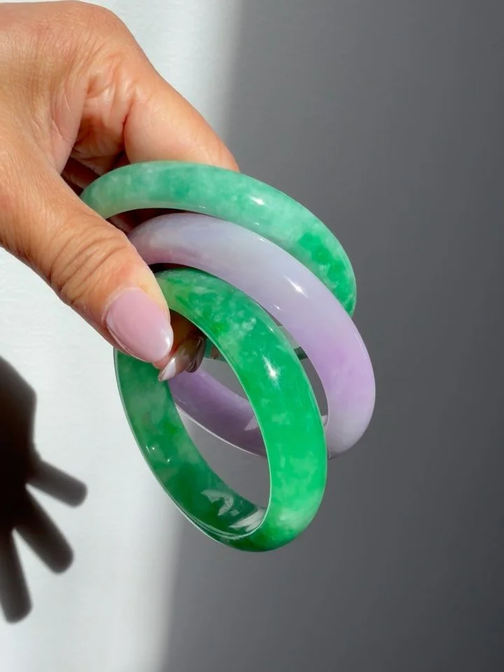 Vintage natural jadeite bangle asmr! All available! 💜💚

57mm green jadeite 385
58mm lavender jadeite 385
56mm green jadeite 385

DM to claim! All in excellent conditions. Zelia Venmo or PayPal FF. Or 425 website cc link #jadeite #jadebangle #lavend