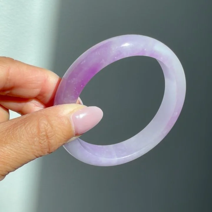 Found y&rsquo;all another gorgeous vintage c1980s untreated natural lavender jadeite jade bangle! 58mm wide opening, which best fits a 7-7 1/4&rdquo; wrist circumference. Not online, DM to claim 390 shipped! Zelle Venmo PayPal FF, or 415 website cc l