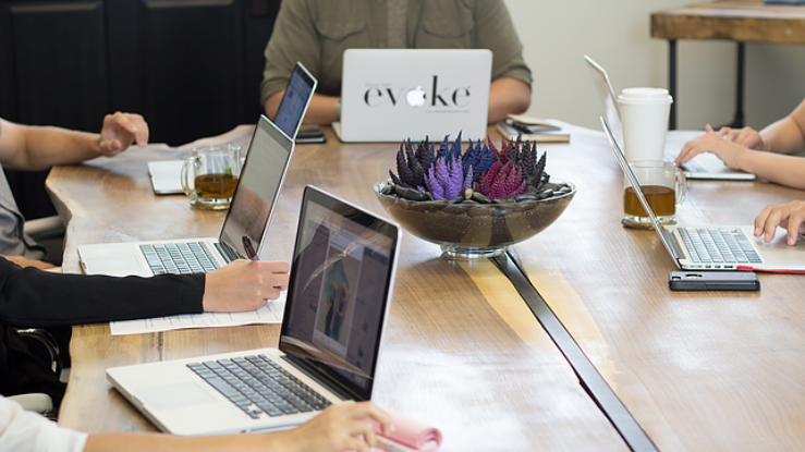 Why Do You Need a Social Media Team?