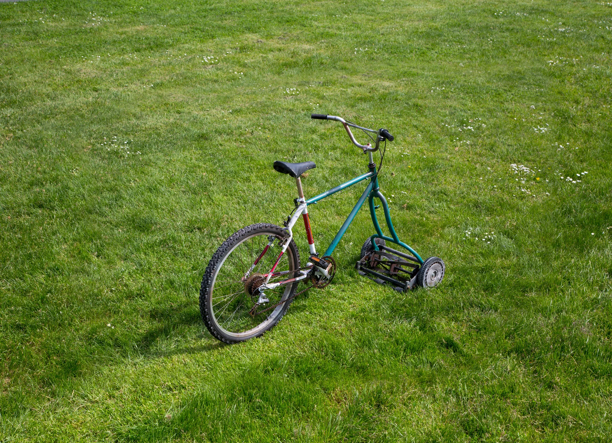 UNEEK_UNIQUE-IMAGE_BIKE-MOWER_RGB.jpg