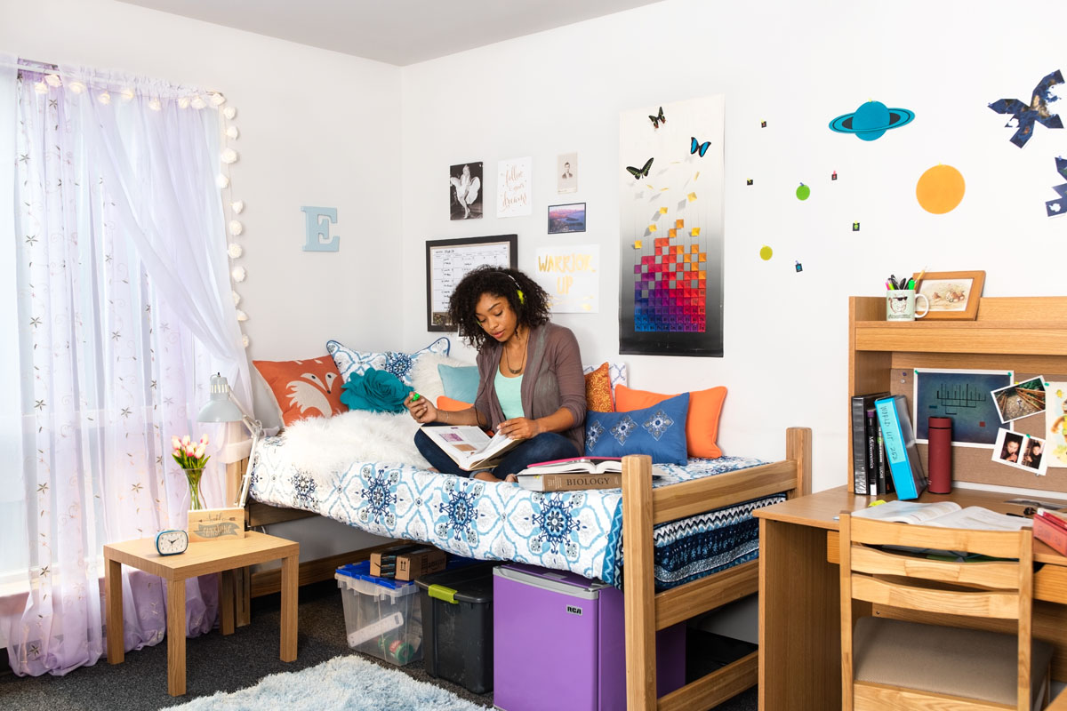 AMZ_PS_Decoratingdormroom.jpg