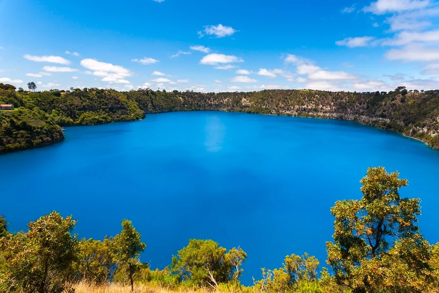 Australian-Road-Journeys-lake.jpg