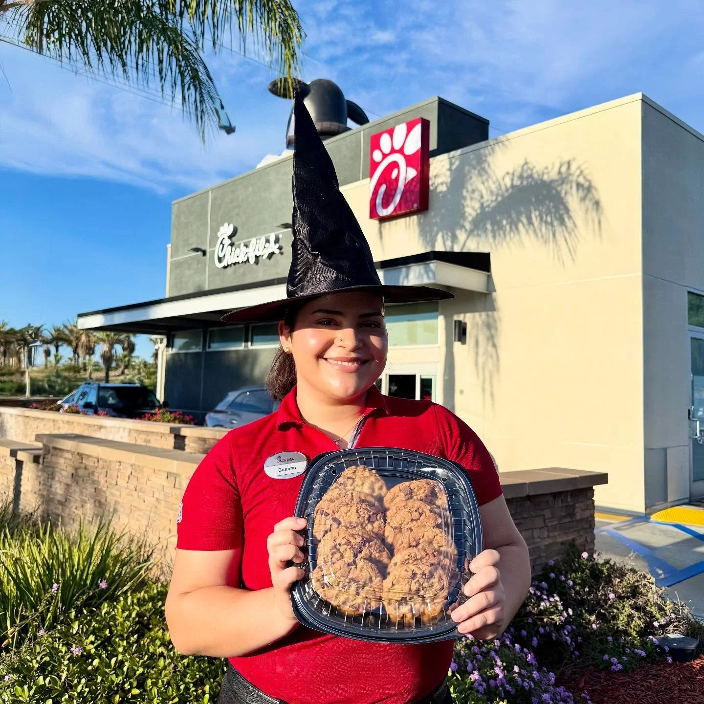 Trick or treat, time to eat, we’ve got your Halloween catering complete! 🎃🐮