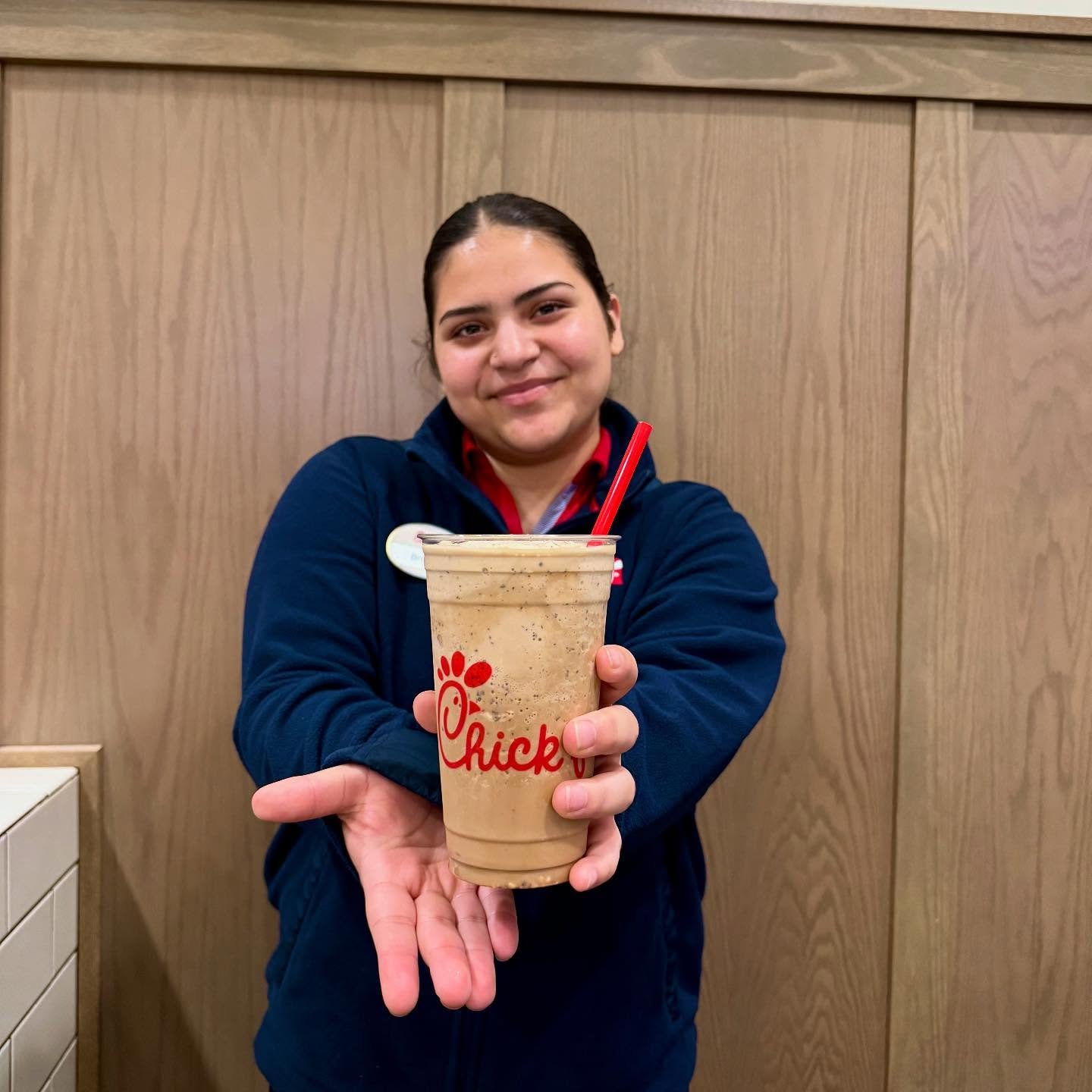 Treat yourself this weekend with a Peppermint Beverage from Chick-fil-A! Visit us soon! 🐮