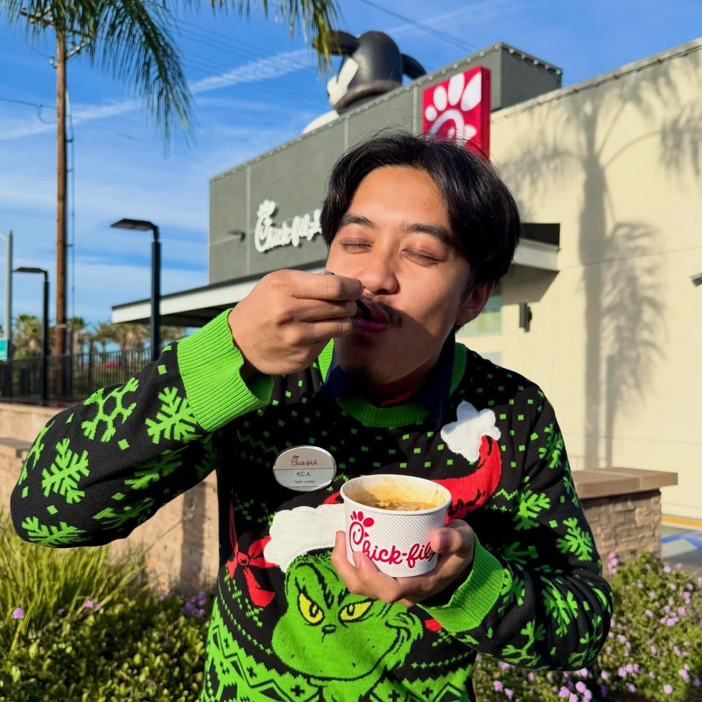 Last day of 12 Days of Chick-fil-A! Place a Mobile Drive-Thru order anytime today and you&rsquo;ll receive a cup of Chicken Tortilla Soup on your Chick-fil-A App. Please allow up to 24 hours for reward to appear on the app. 🎁 Merry Christmas!