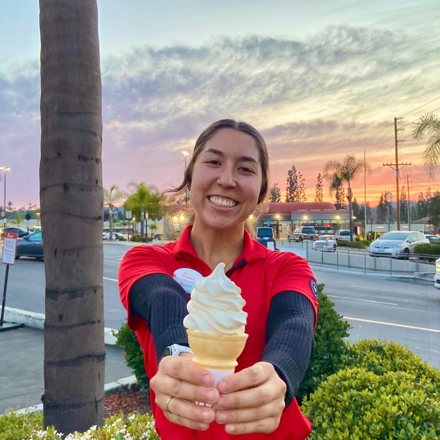 Treat yourself this weekend with one of our desserts! We cannot wait for you to visit us friends! 🍦