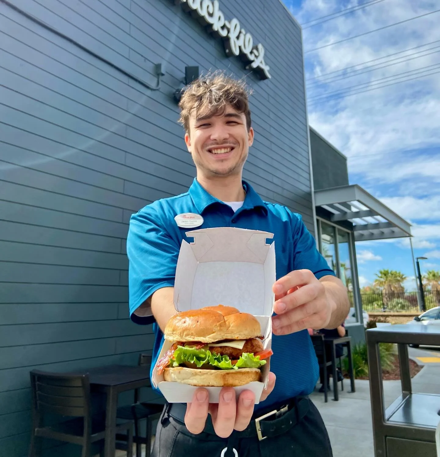 Savory and spice all in one bite. Try our Jalape&ntilde;o Ranch Club before while it is here friends! 🥓🌶️