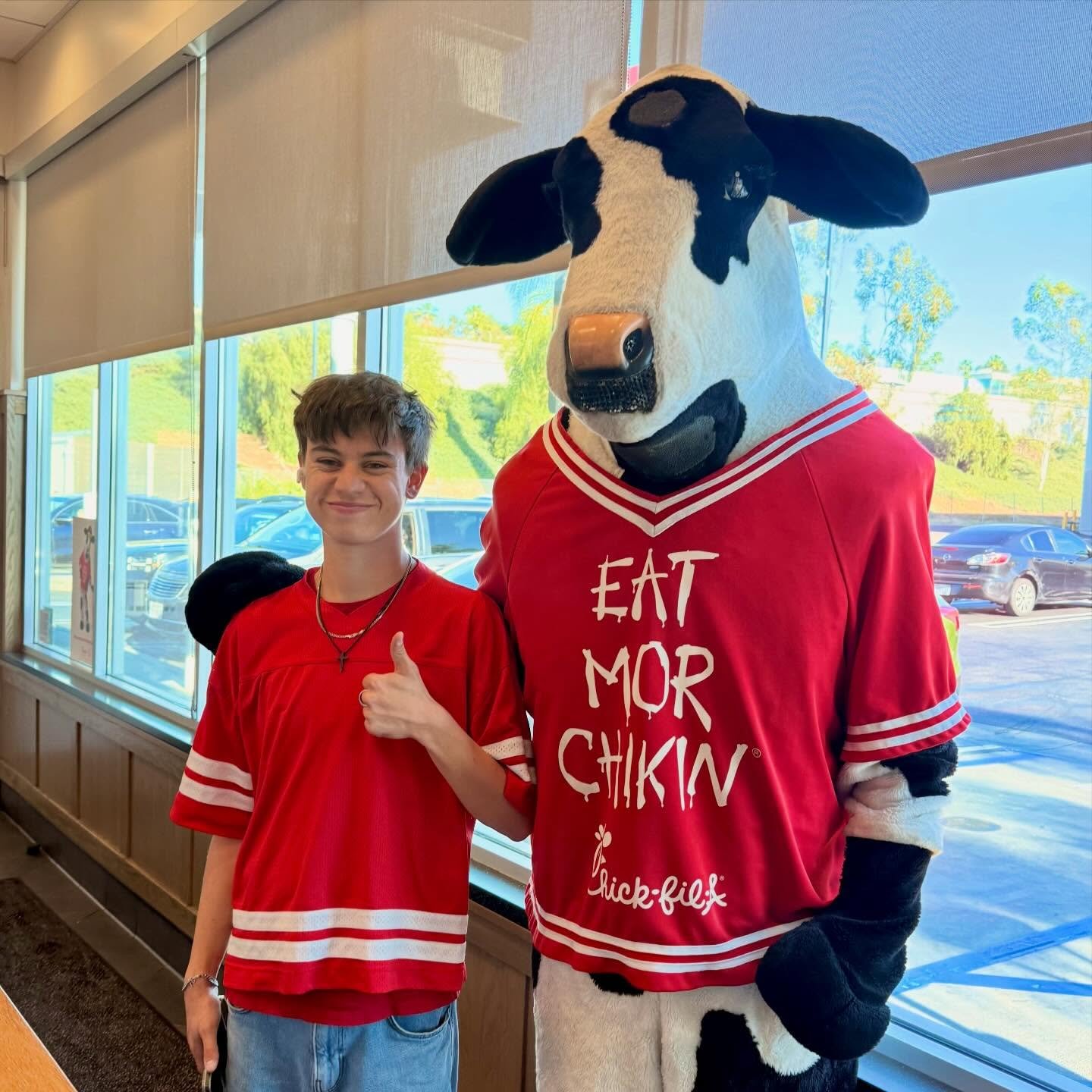 Okay Twin! Tag your &lsquo;Twin&rsquo; that should buy you Chick-fil-A 👀