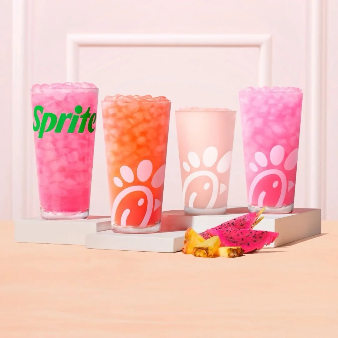 Summers new sips! Pineapple Dragon Fruit Lemonade, Sunjoy, Frosted Lemonade or Sprite ☀️