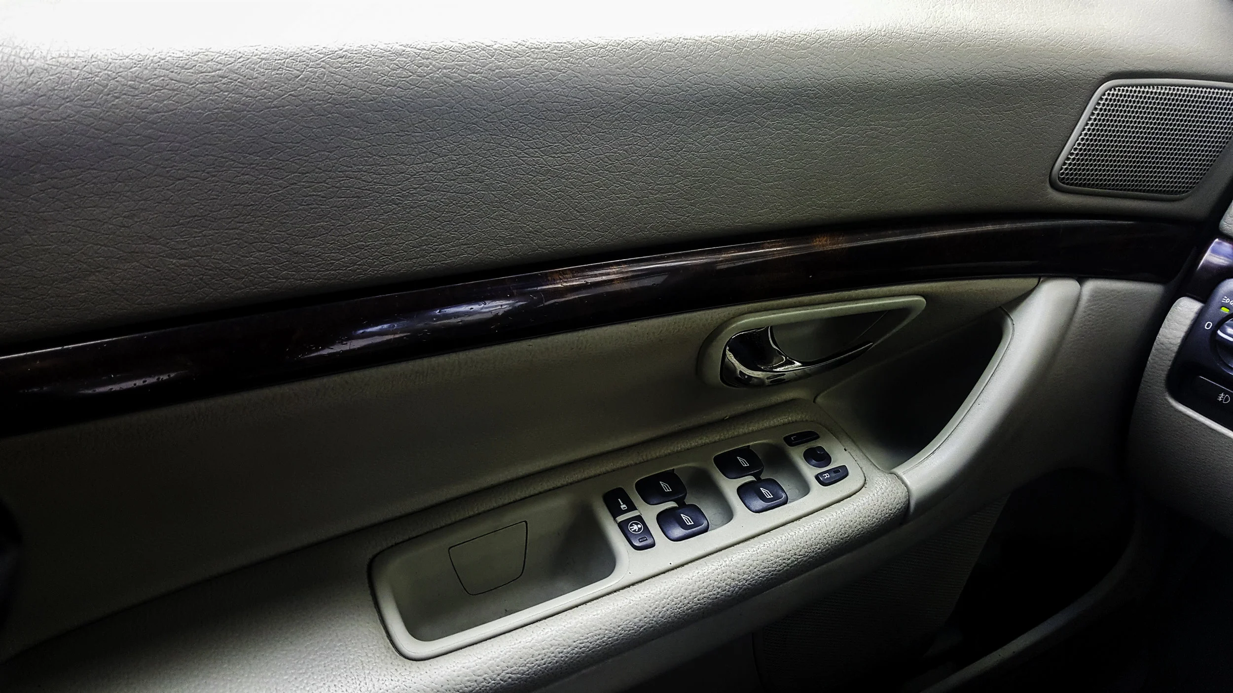 drivers door.jpg