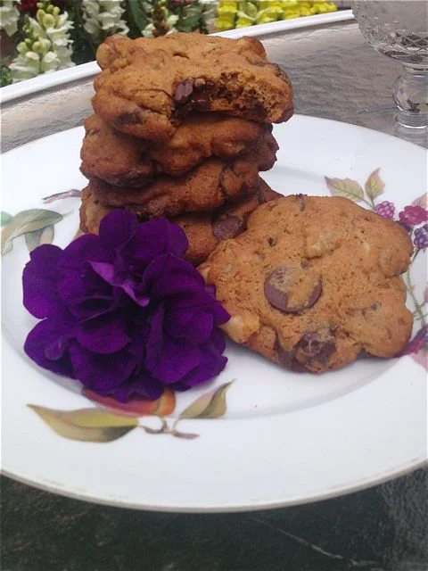 cookies with flower - Simply Enchanted Living - Rhianne Newlahnd - Sedona Arizona.jpg