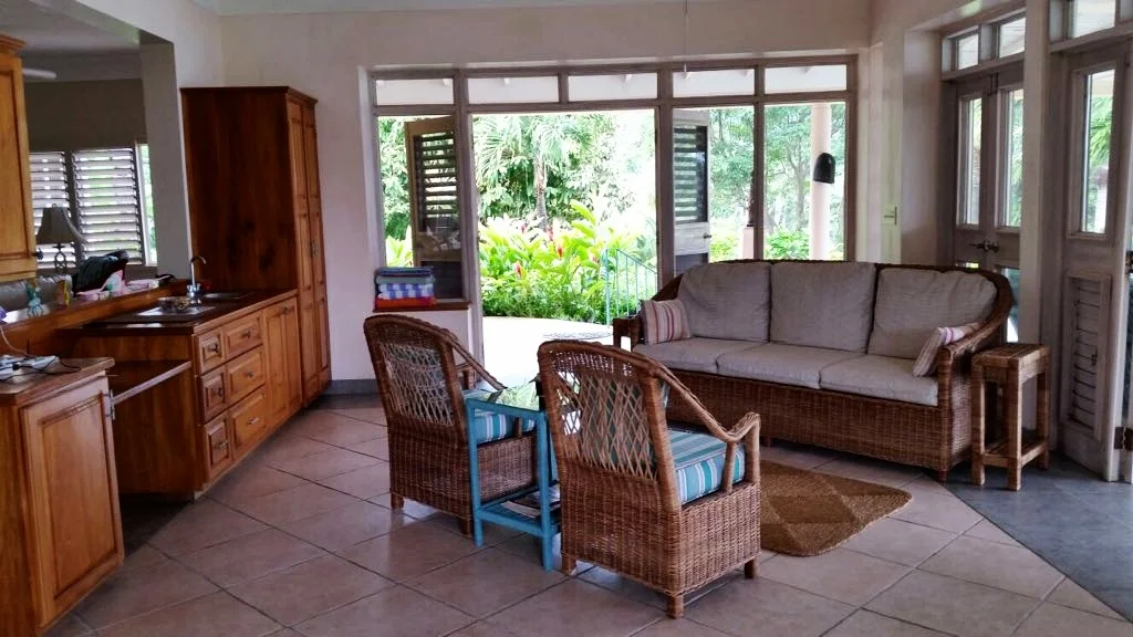 Living room/Indoor sitting area 