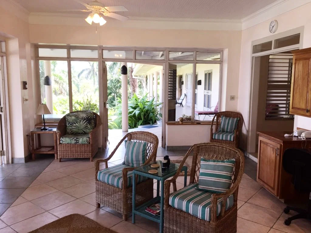Living room/Indoor sitting area