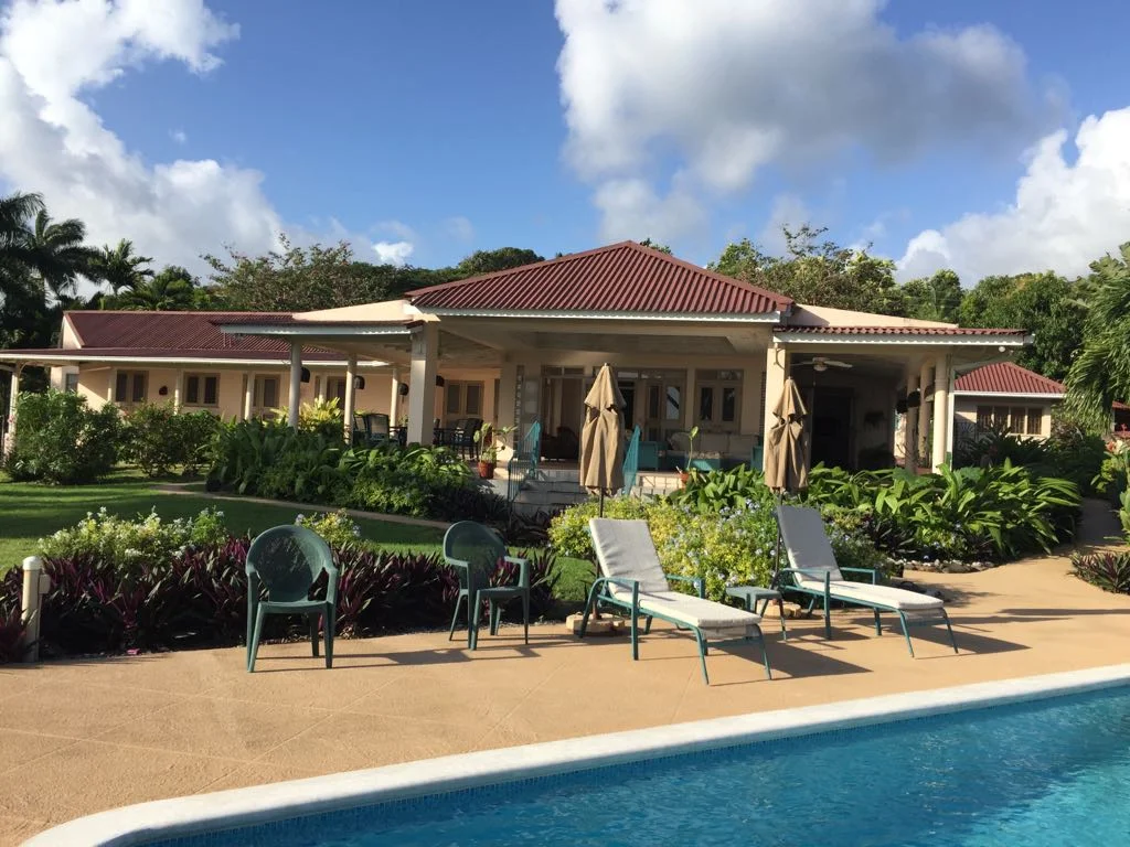 Outdoor sitting area/pool