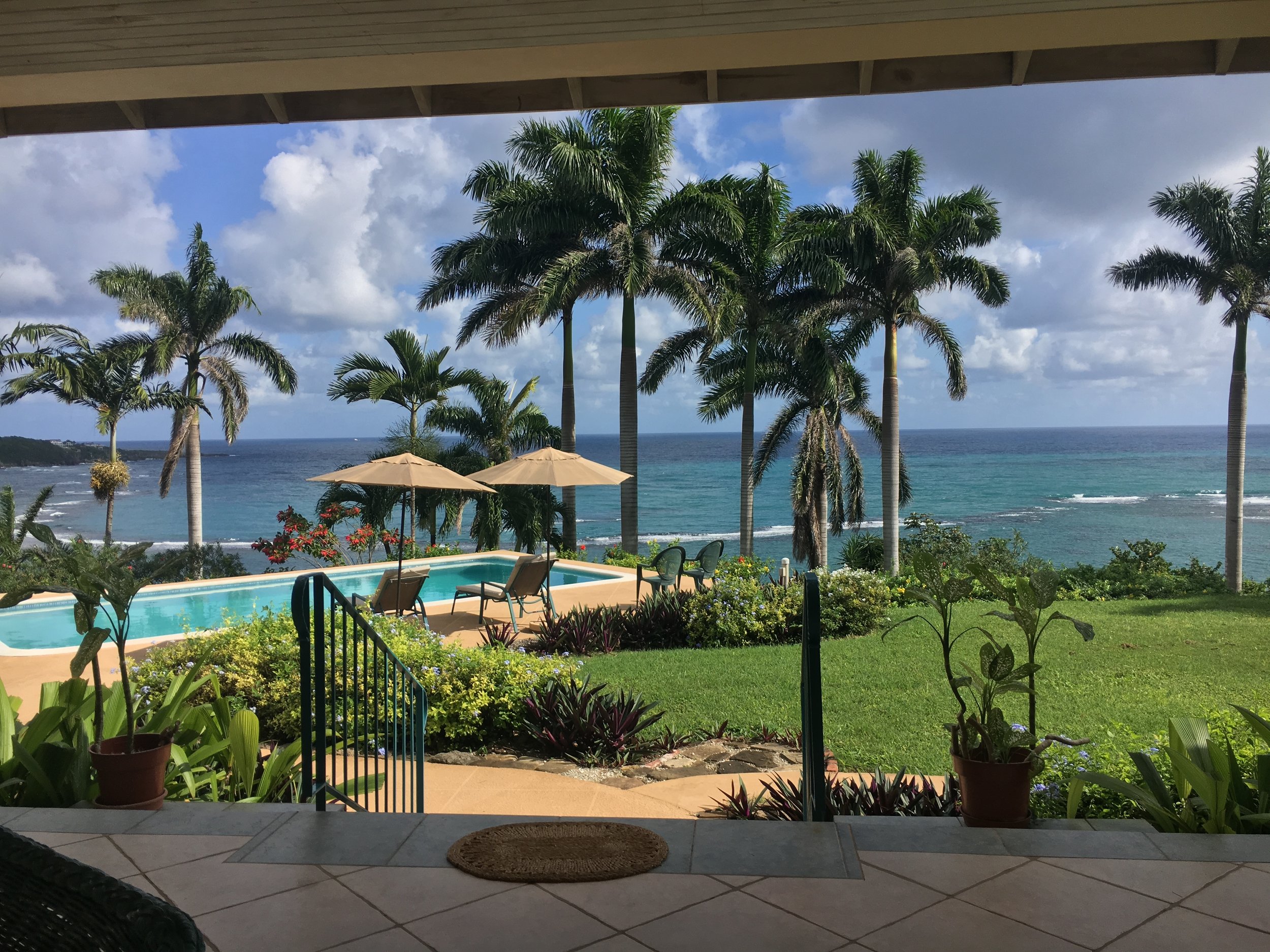 Outdoor sitting area/pool