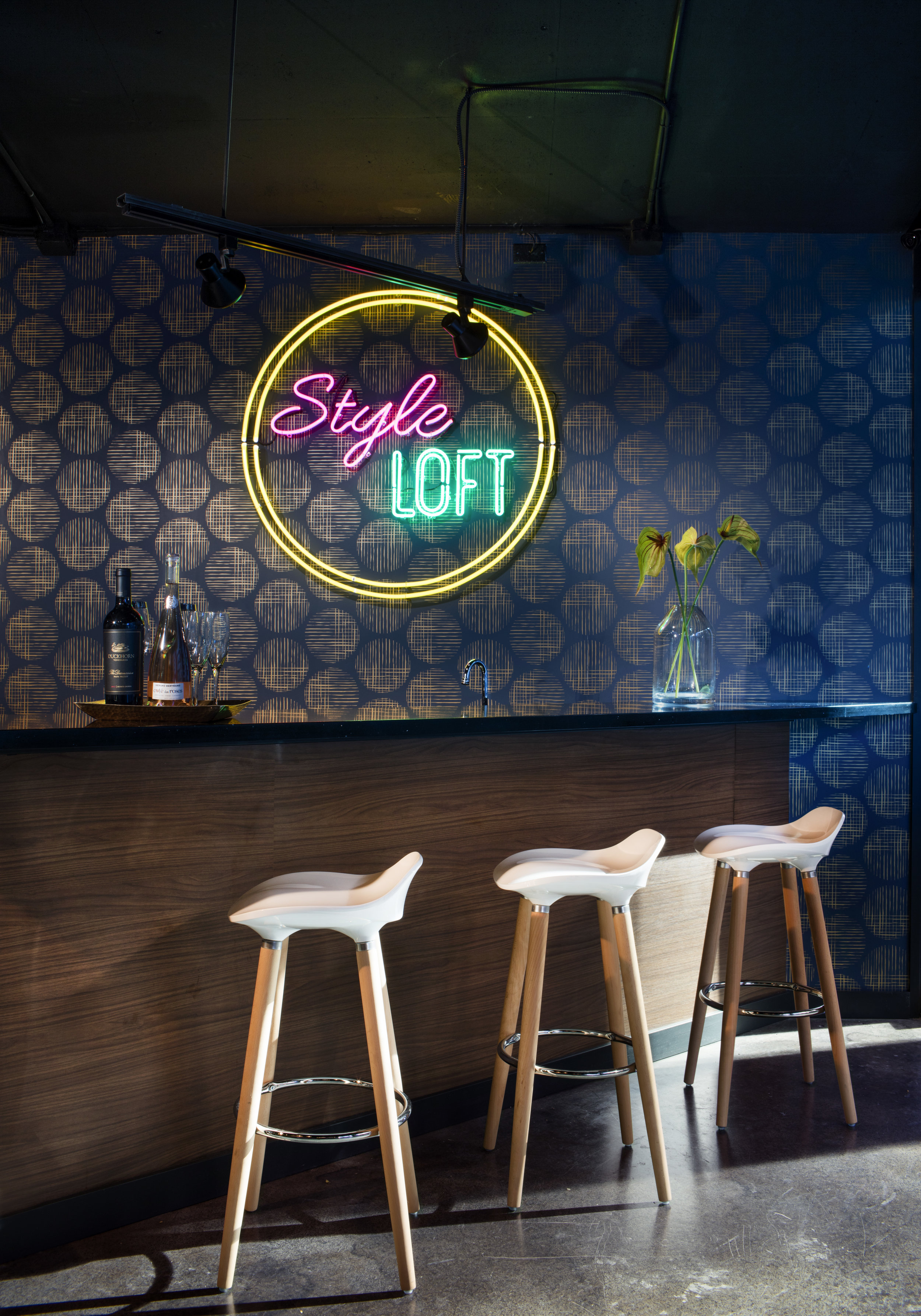 Style Loft Entry Bar Design