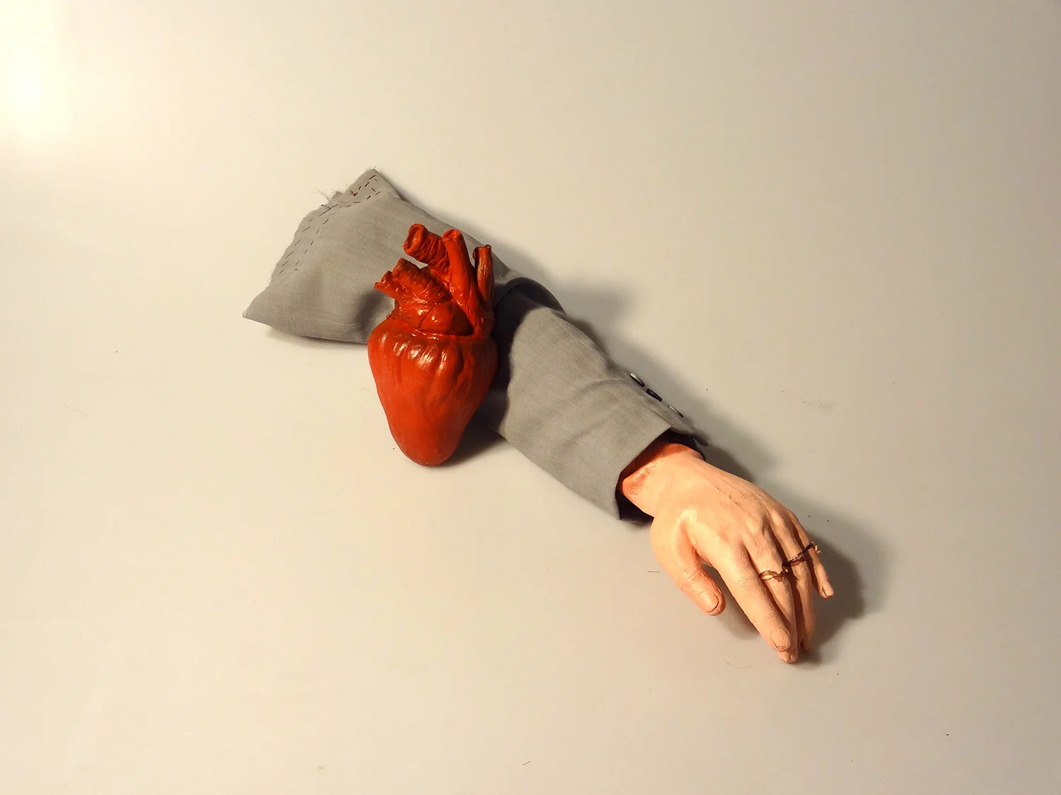 r-HeartSleeve.jpg