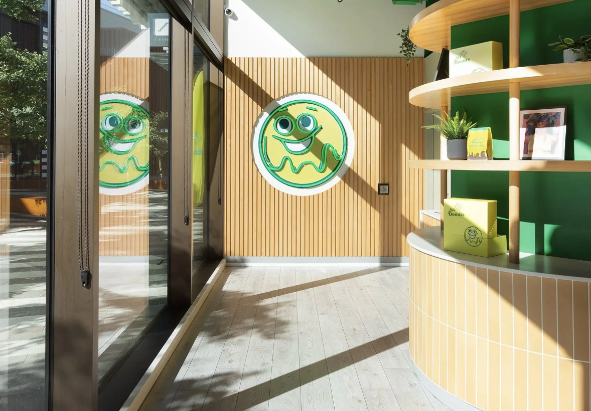 Lee's Donuts Brentwood Store Interior