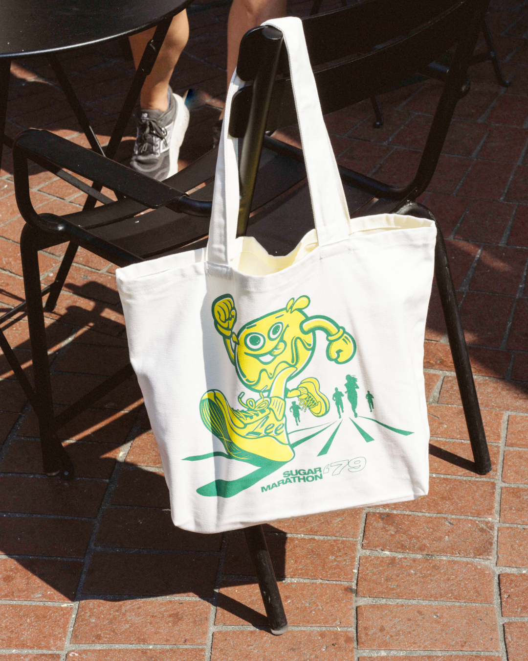 RUNCLUB-TOTE-WHT3.png
