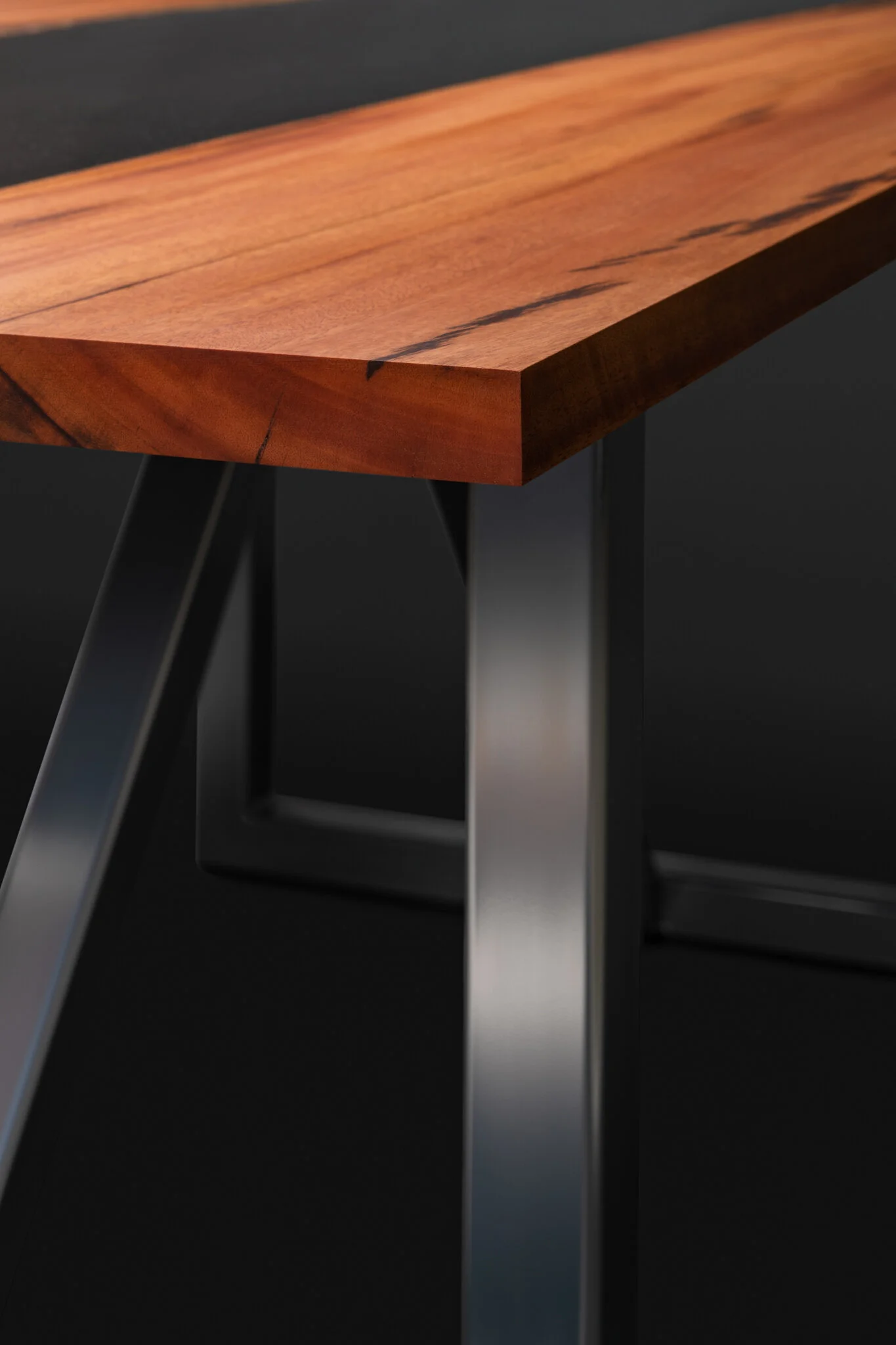 001_1019_table.jpg