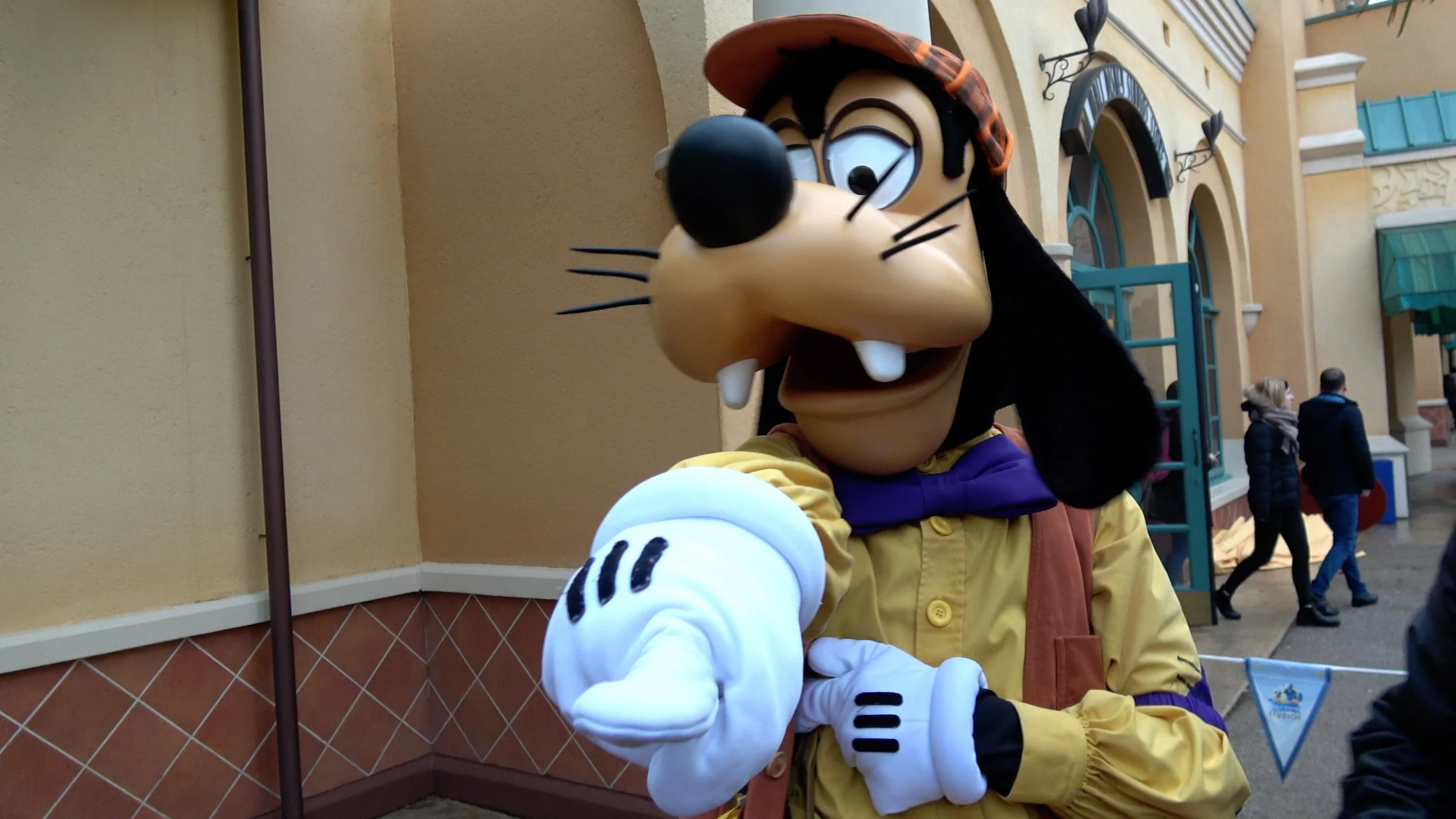 Gepetto and Hollywood Goofy at Disneyland Paris.jpg