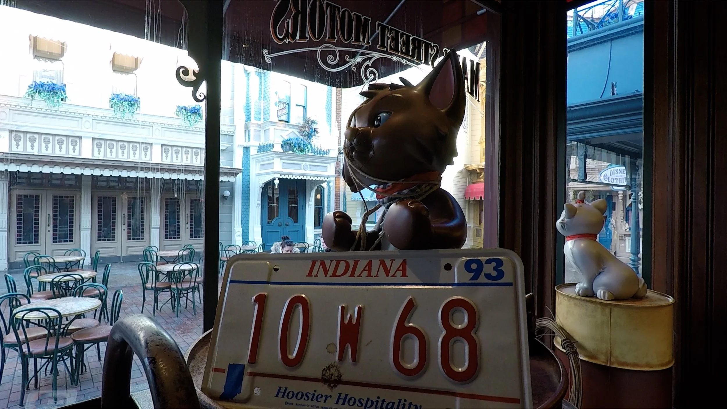 New merchandise and shopping February 2018 at Disneyland Paris.jpg